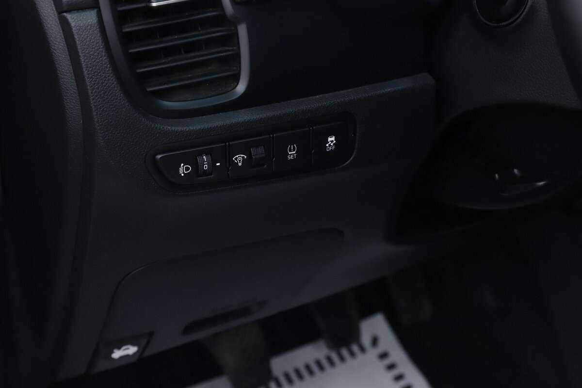 Купить Kia Rio с пробегом. Фото: #10