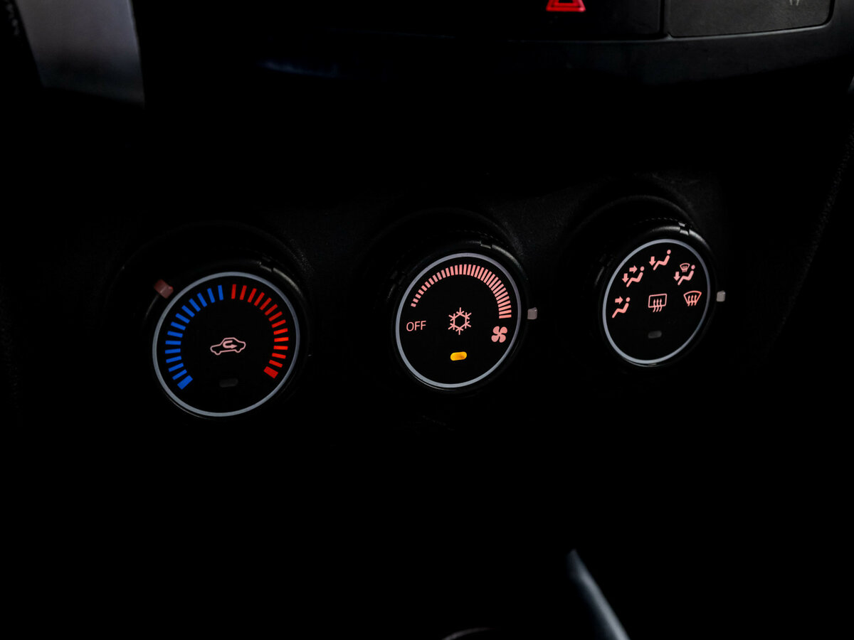 Купить Mitsubishi ASX с пробегом. Фото: #11