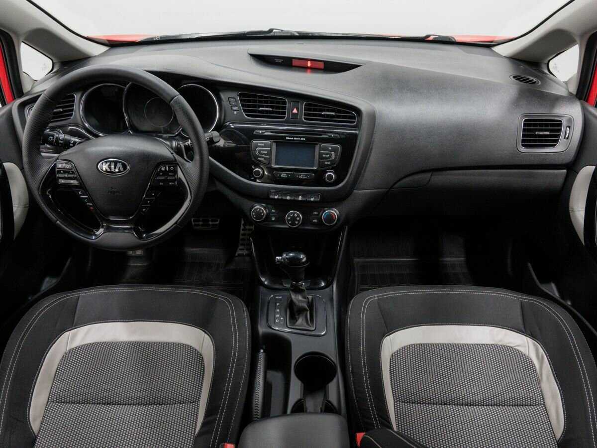Купить Kia Ceed с пробегом. Фото: #10
