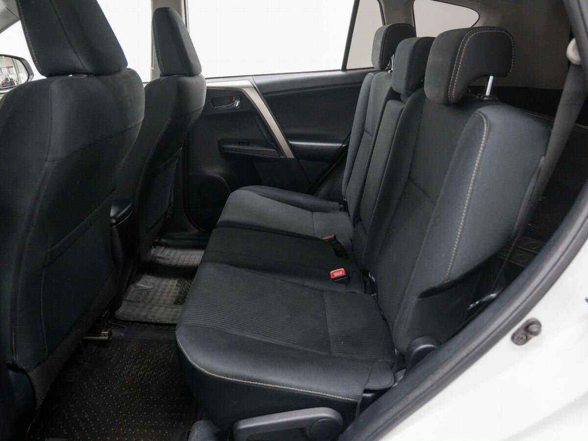Купить Toyota RAV4 с пробегом. Фото: #11