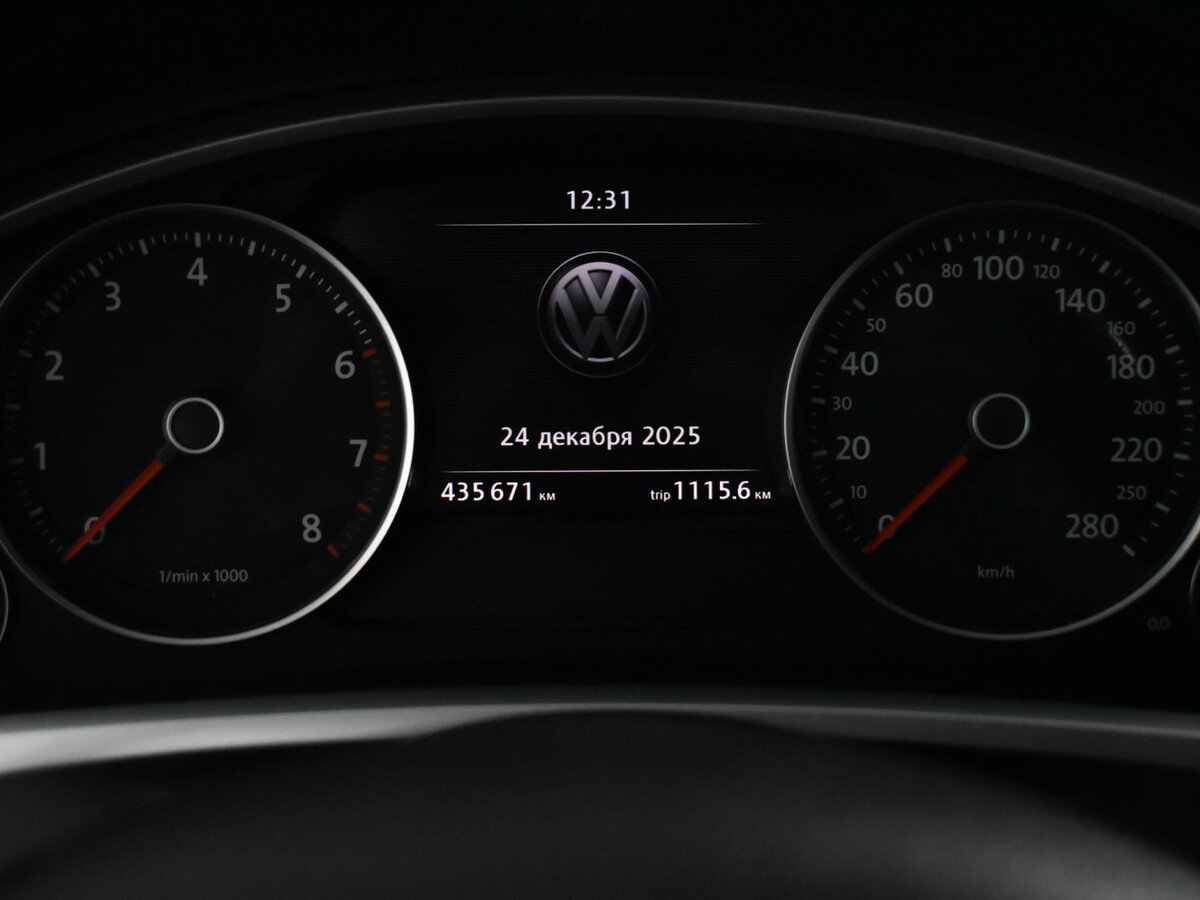 Купить Volkswagen Touareg с пробегом. Фото: #15