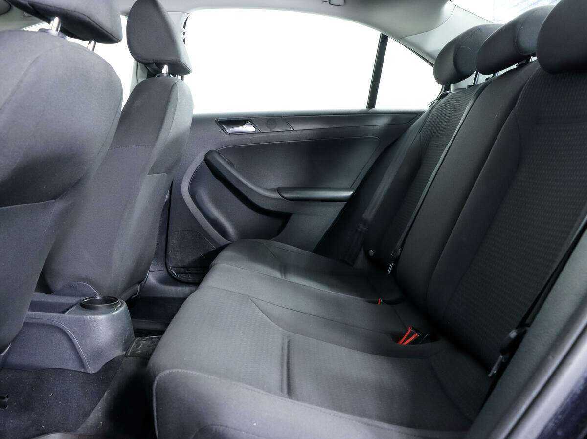 Купить Volkswagen Jetta с пробегом. Фото: #10