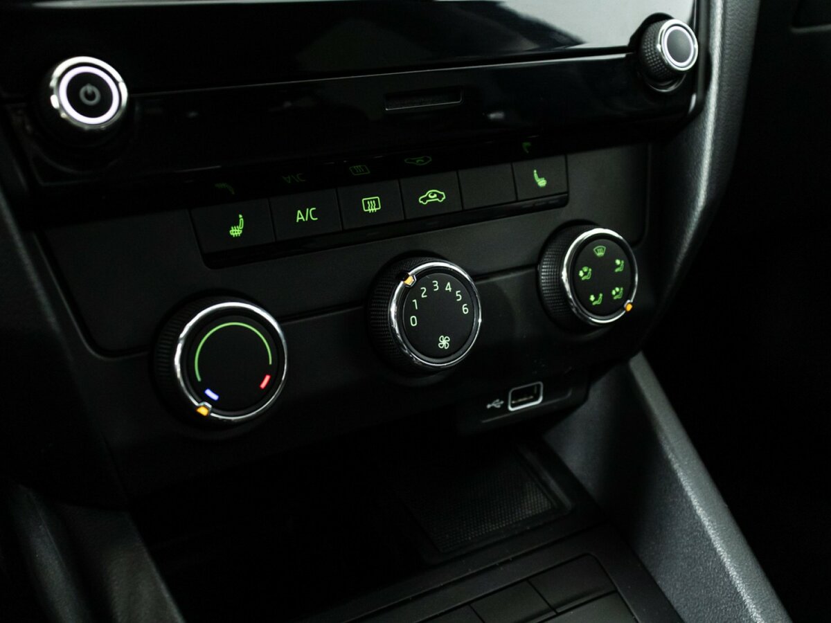 Купить Skoda Octavia с пробегом. Фото: #13
