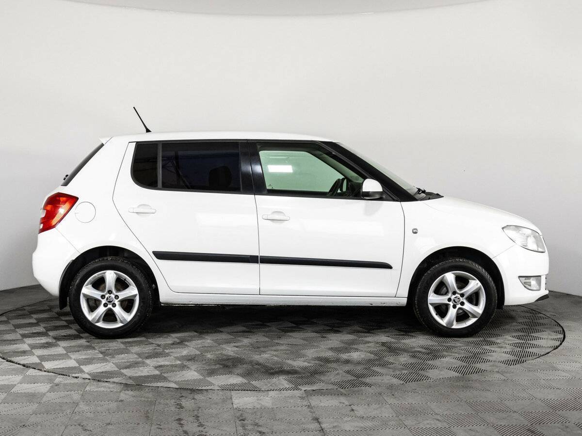 Купить Skoda Fabia с пробегом. Фото: #3