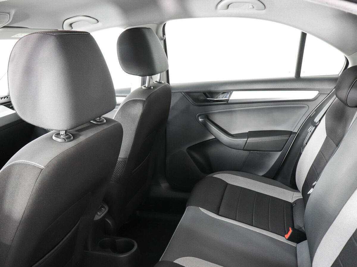 Купить Skoda Rapid с пробегом. Фото: #10