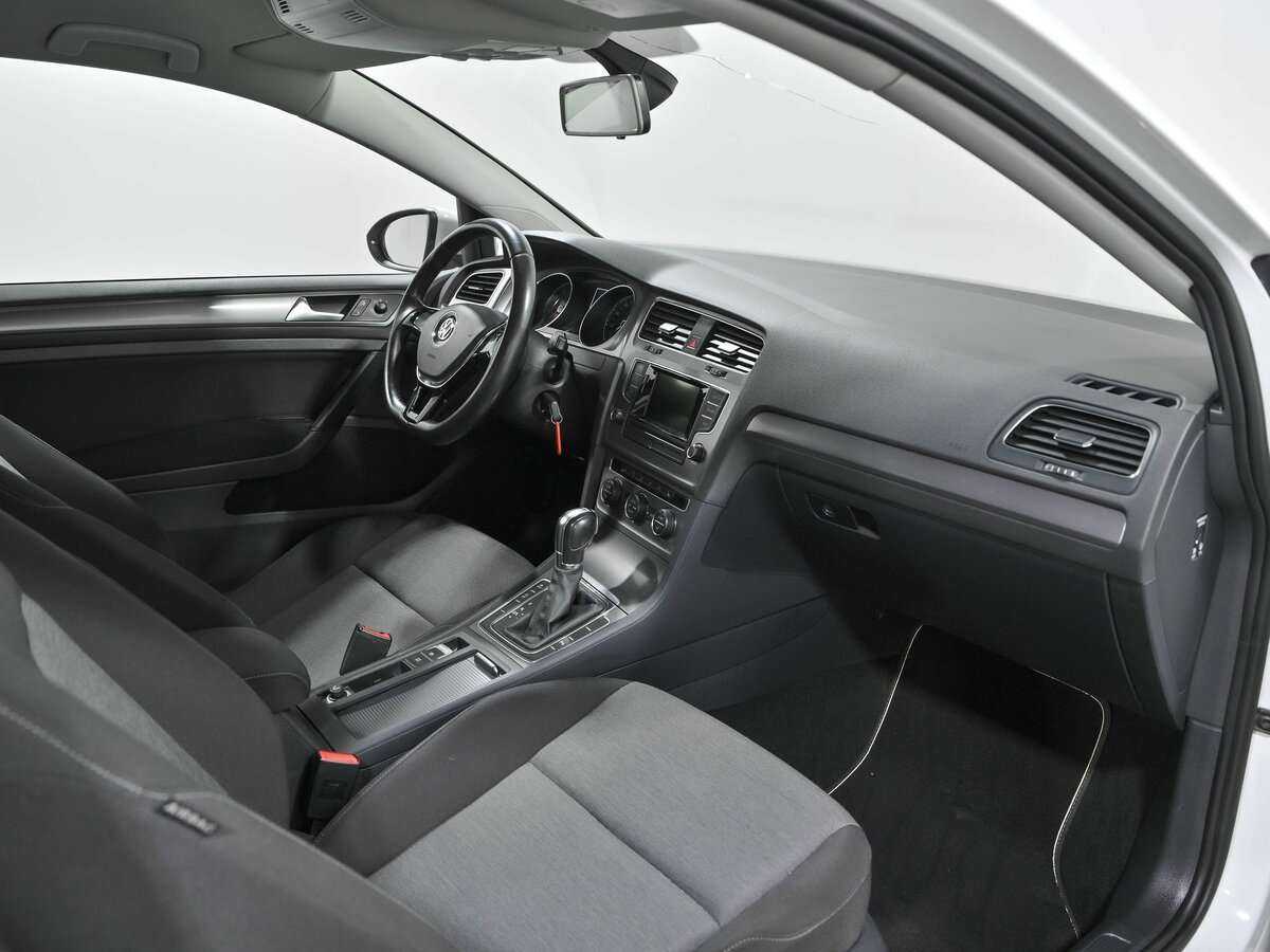 Купить Volkswagen Golf с пробегом. Фото: #6