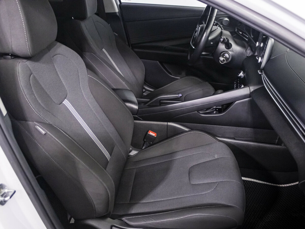 Купить Hyundai Elantra с пробегом. Фото: #8