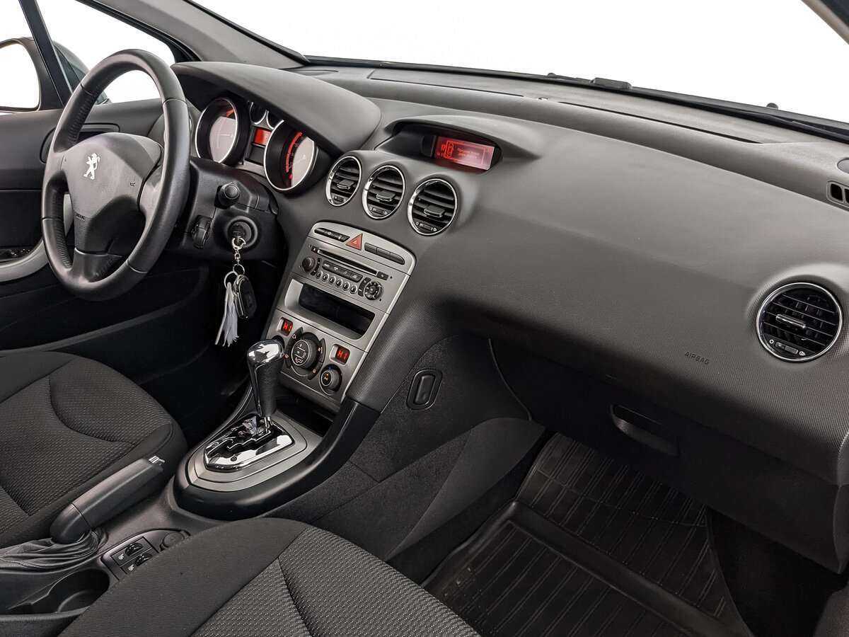 Купить Peugeot 408 с пробегом. Фото: #12