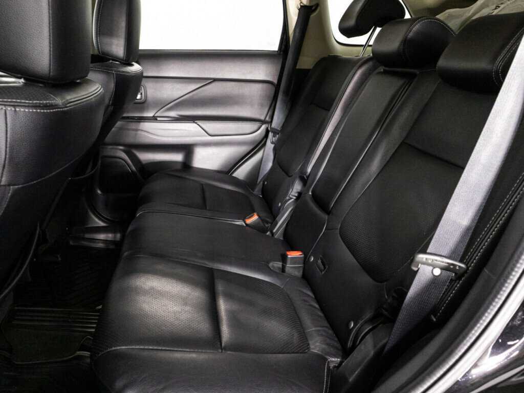 Купить Mitsubishi Outlander с пробегом. Фото: #9