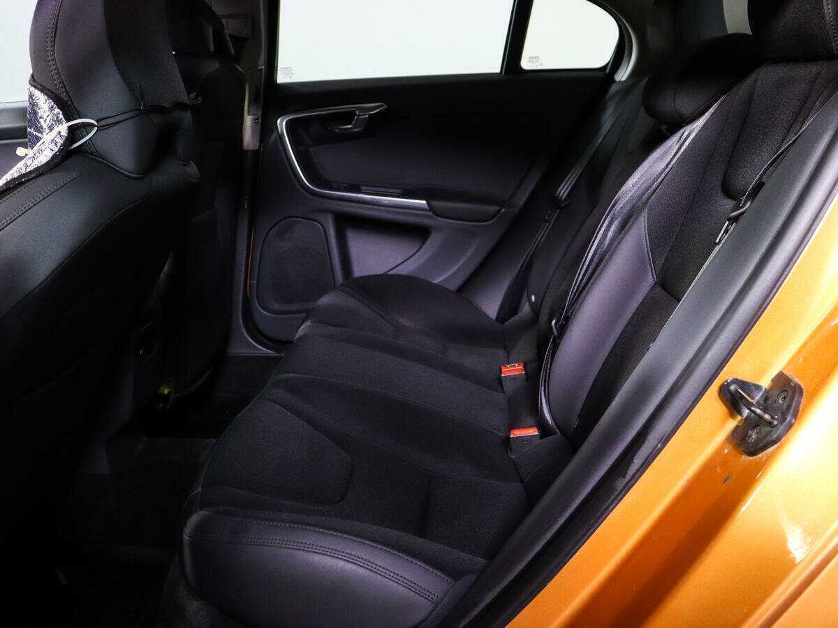 Купить Volvo S60 с пробегом. Фото: #7