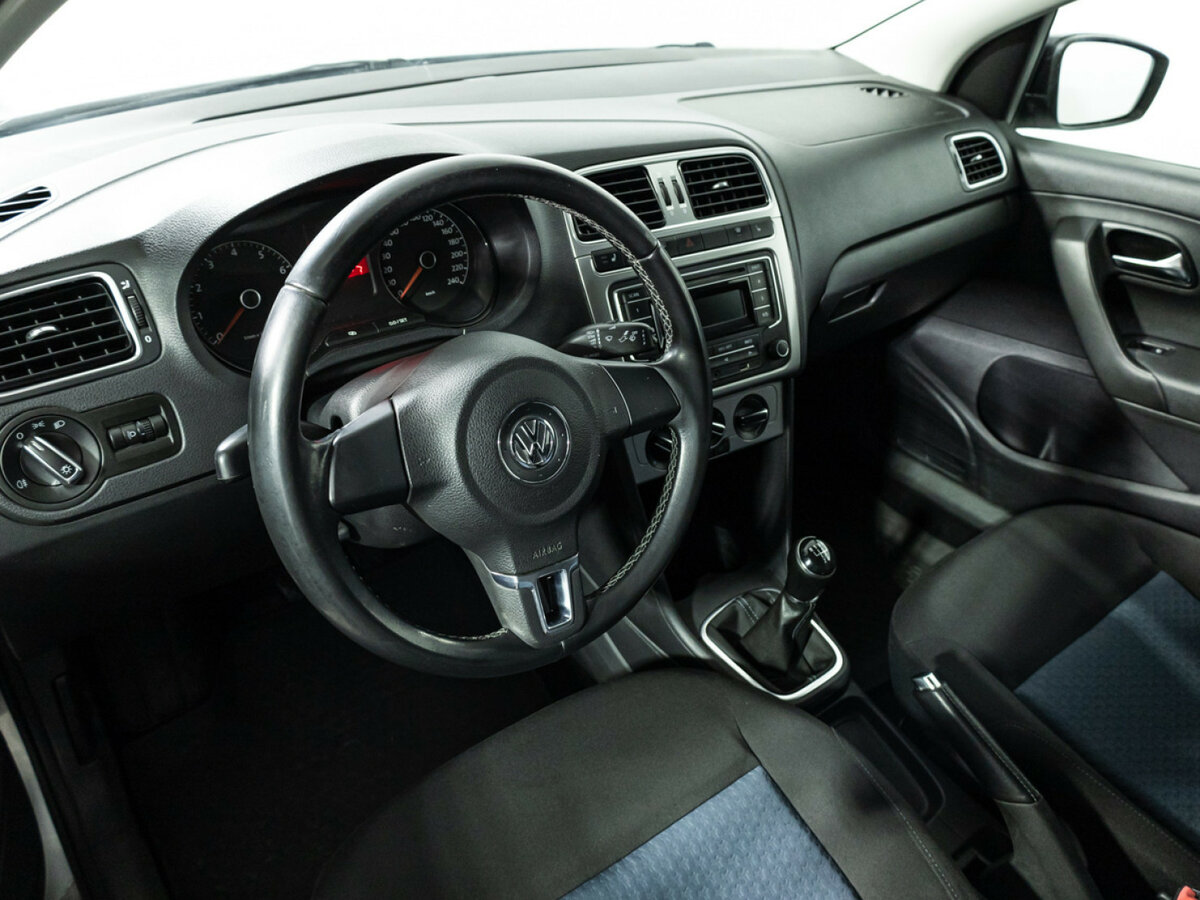 Купить Volkswagen Polo с пробегом. Фото: #10