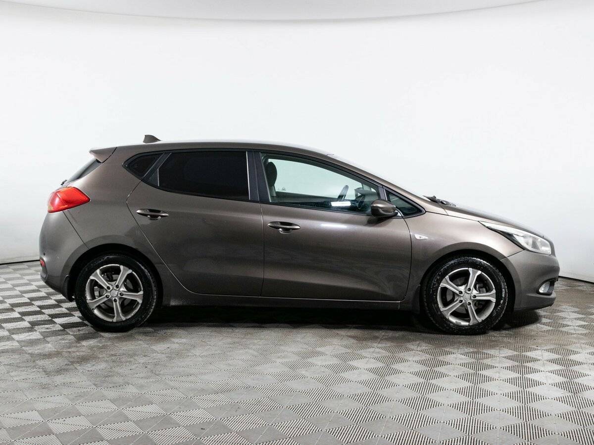 Купить Kia Ceed с пробегом. Фото: #3