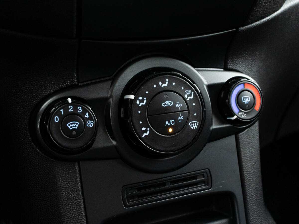 Купить Ford Fiesta с пробегом. Фото: #15