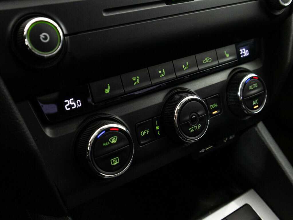 Купить Skoda Octavia с пробегом. Фото: #14