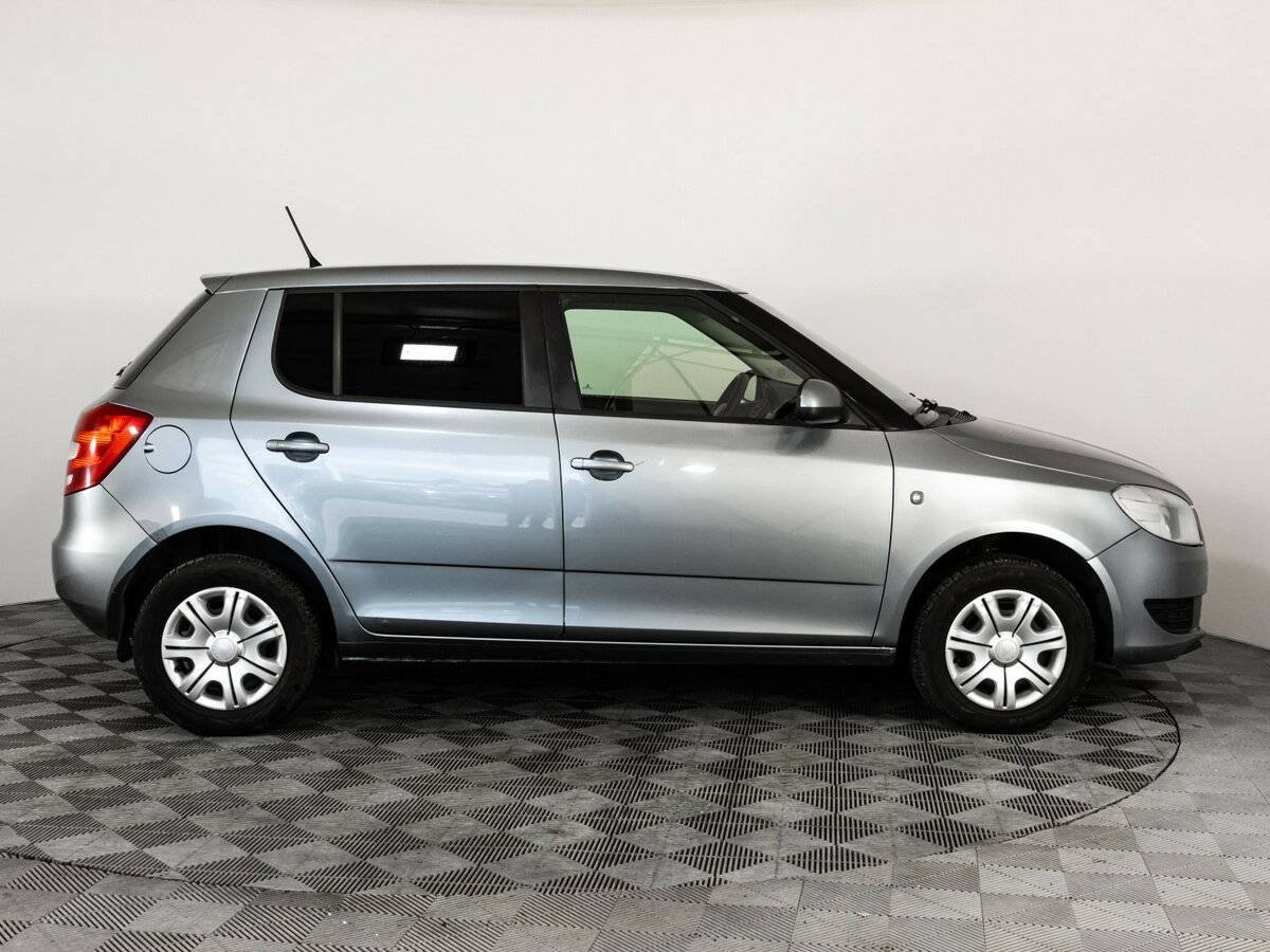 Купить Skoda Fabia с пробегом. Фото: #3