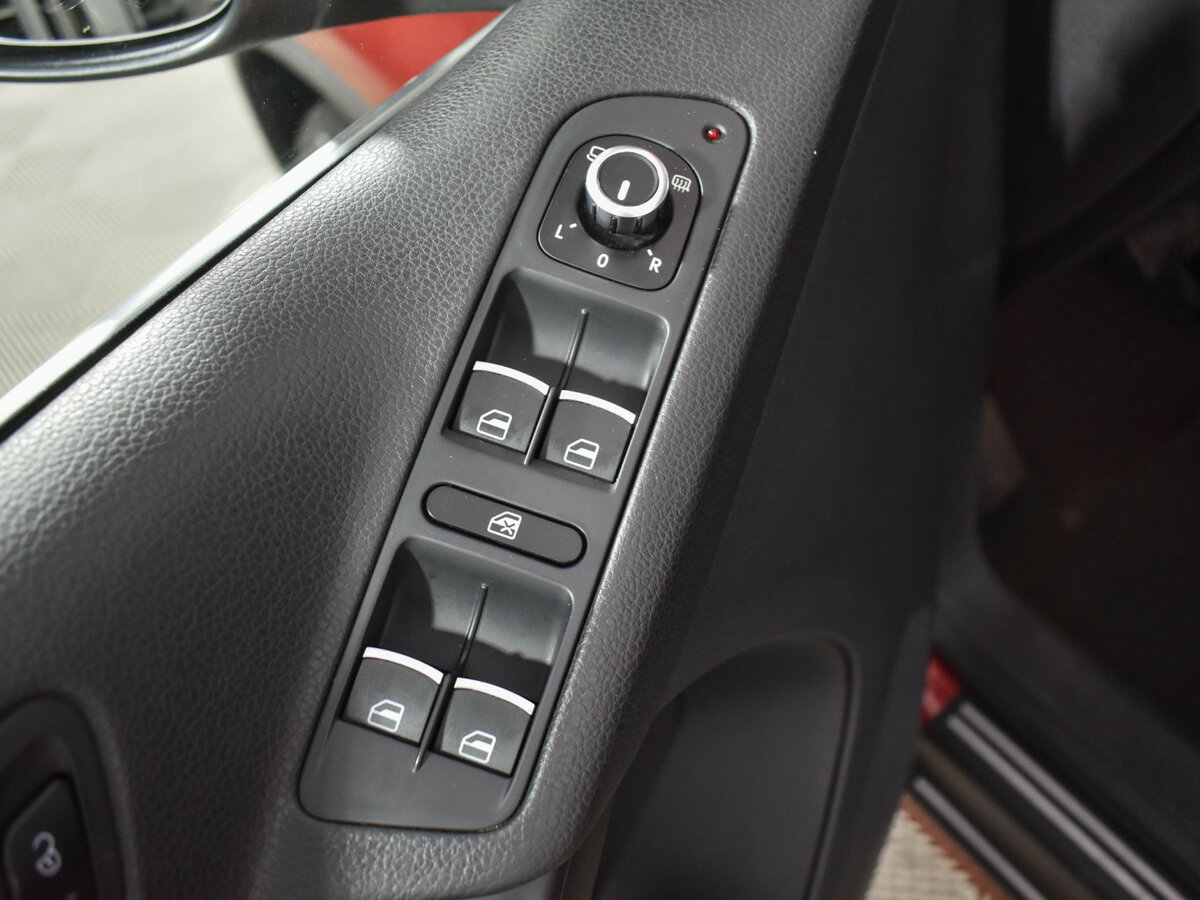 Купить Volkswagen Tiguan с пробегом. Фото: #13