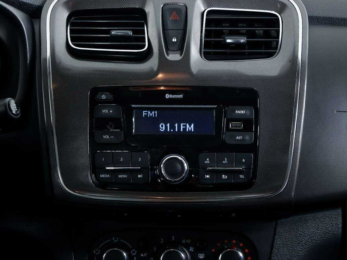 Купить Renault Logan с пробегом. Фото: #11