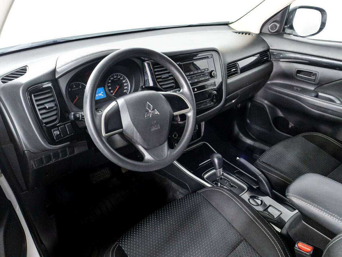 Купить Mitsubishi Outlander с пробегом. Фото: #10