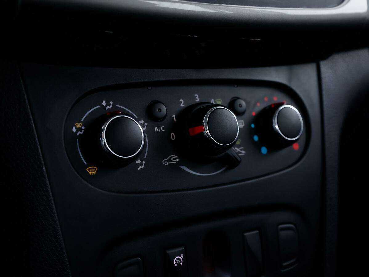 Купить Renault Sandero с пробегом. Фото: #15