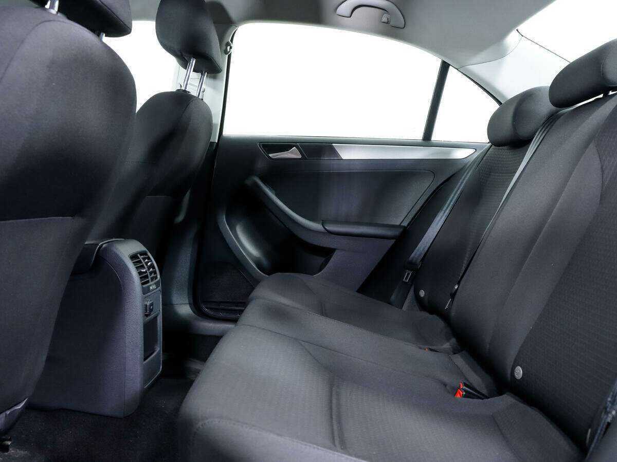 Купить Volkswagen Jetta с пробегом. Фото: #10