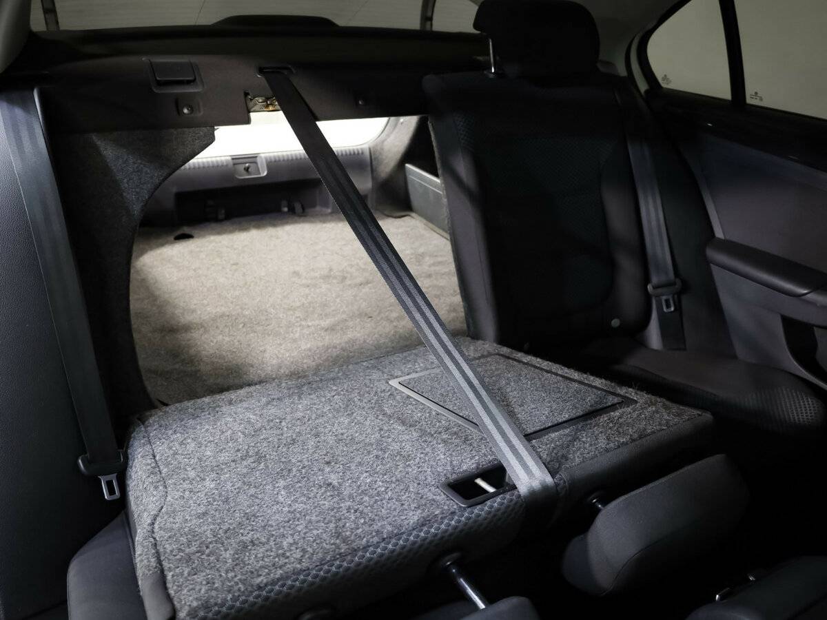 Купить Volkswagen Jetta с пробегом. Фото: #17