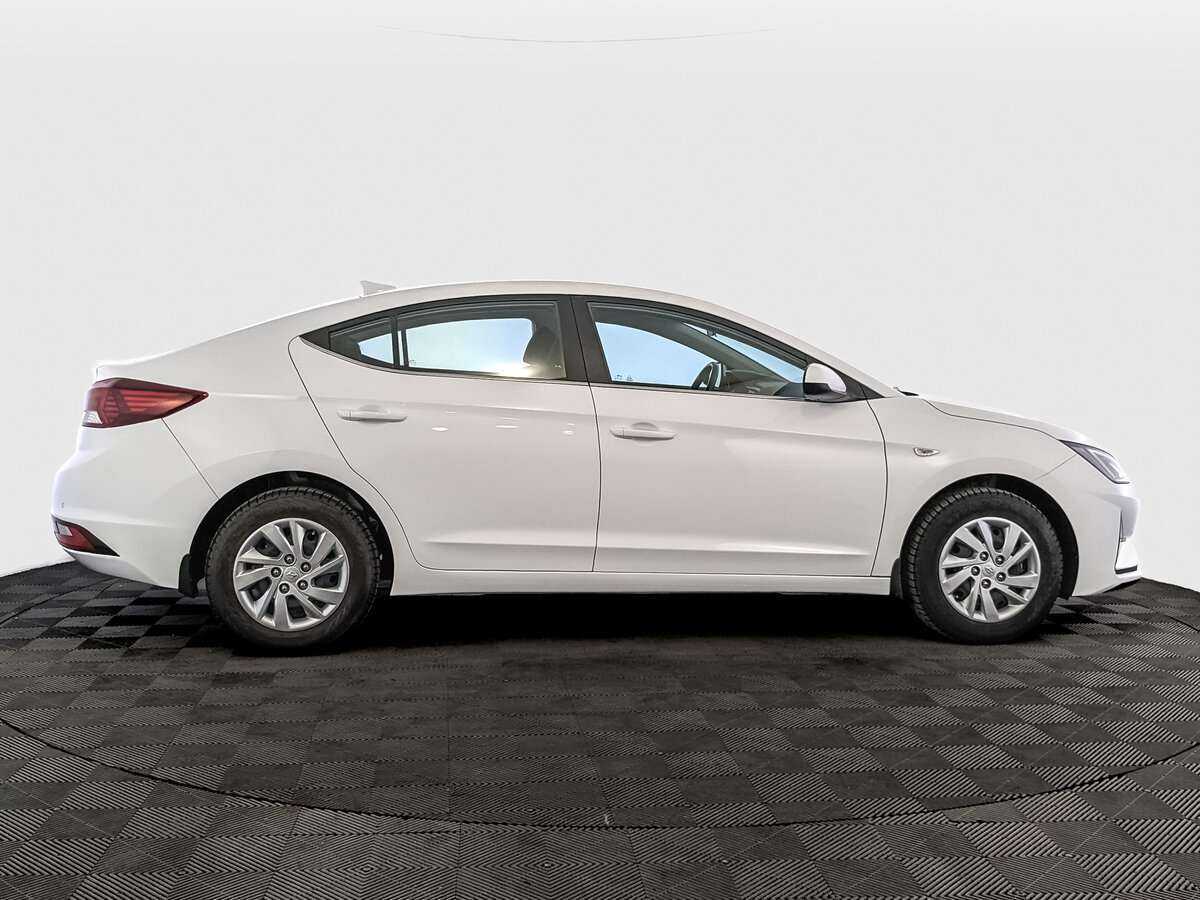 Купить Hyundai Elantra с пробегом. Фото: #3