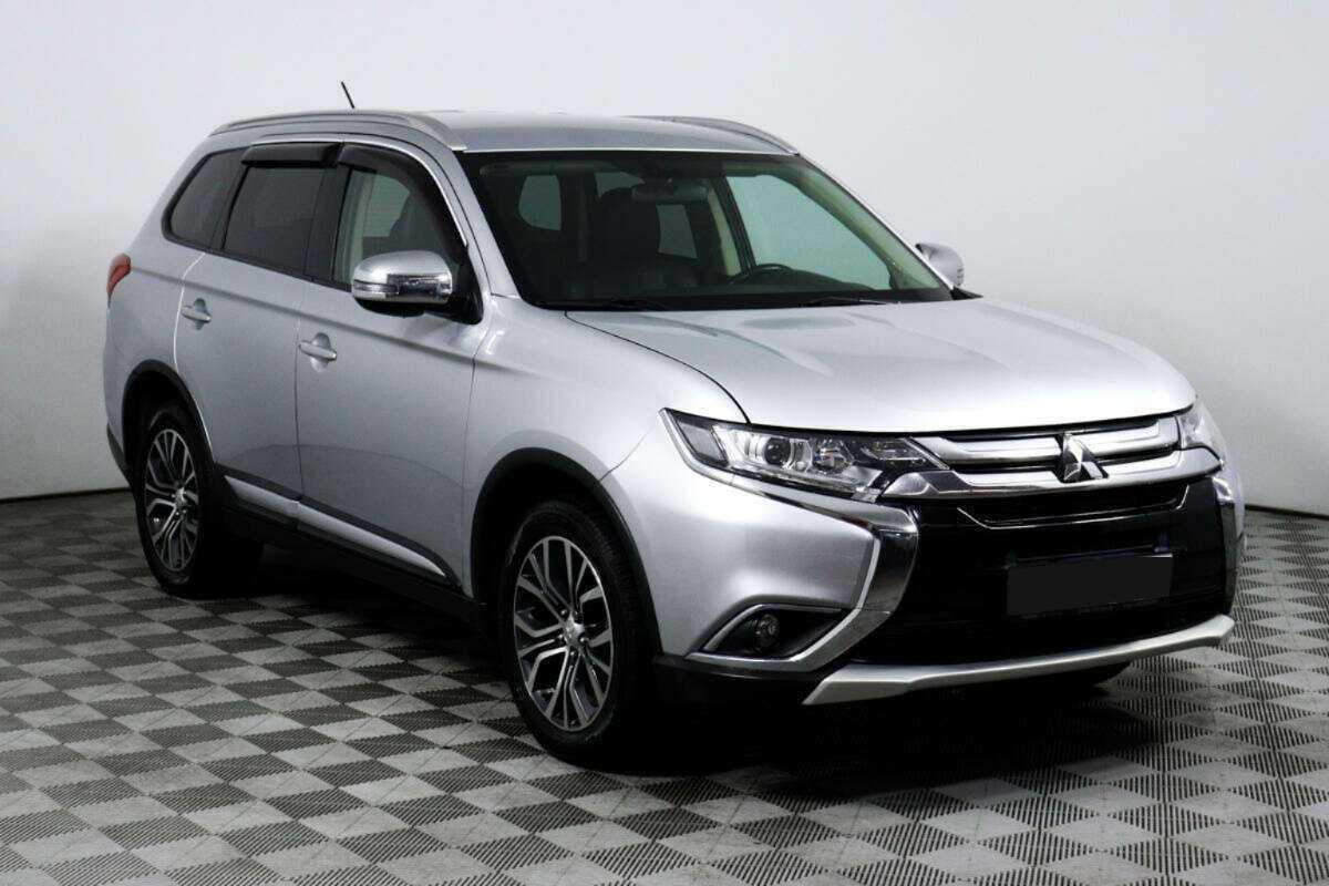 Купить Mitsubishi Outlander с пробегом. Фото: #2