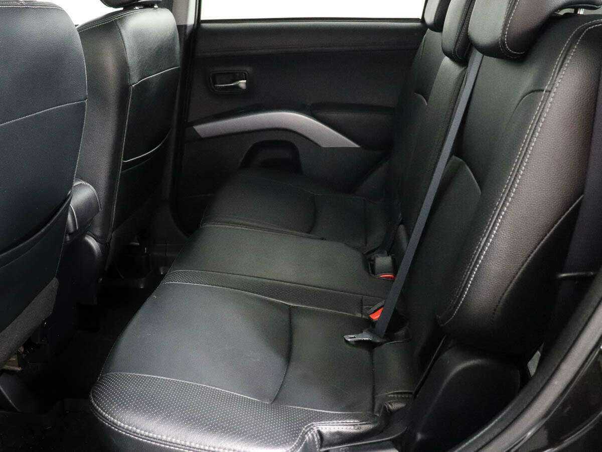 Купить Mitsubishi Outlander с пробегом. Фото: #7