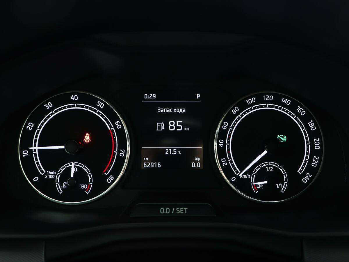 Купить Skoda Rapid с пробегом. Фото: #13