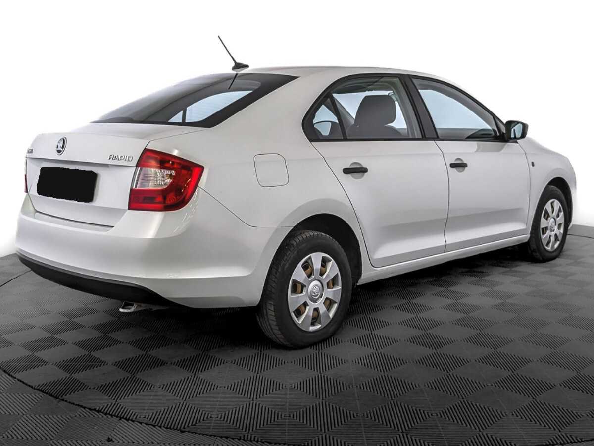 Купить Skoda Rapid с пробегом. Фото: #4