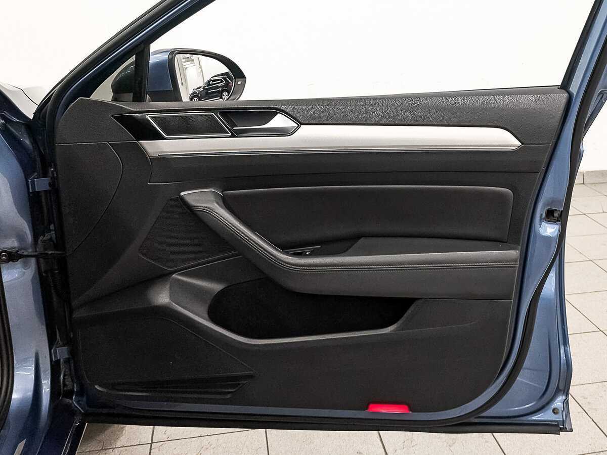 Купить Volkswagen Passat с пробегом. Фото: #24