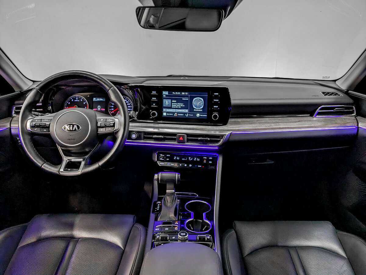 Купить Kia K5 с пробегом. Фото: #13