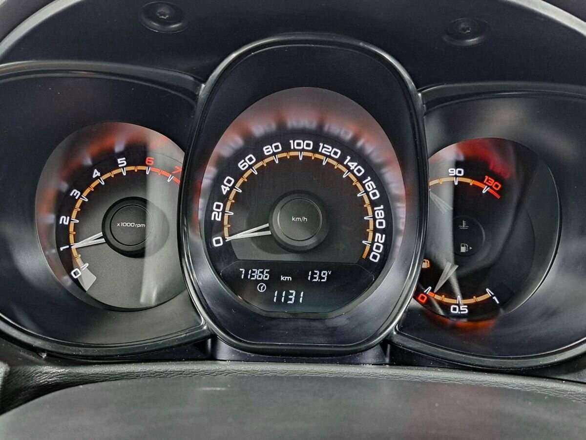 Купить Lada (ВАЗ) Vesta с пробегом. Фото: #8