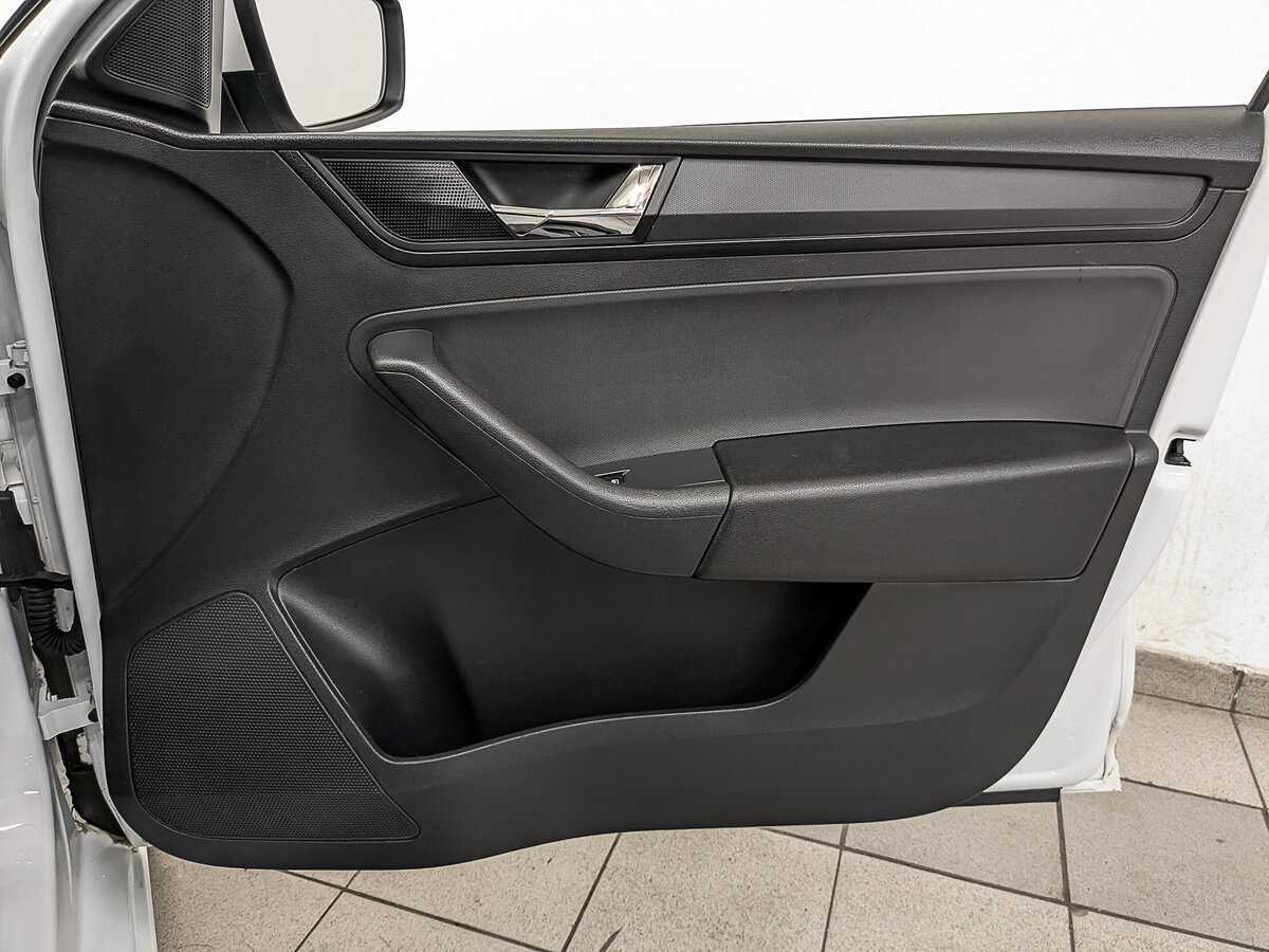 Купить Skoda Rapid с пробегом. Фото: #20