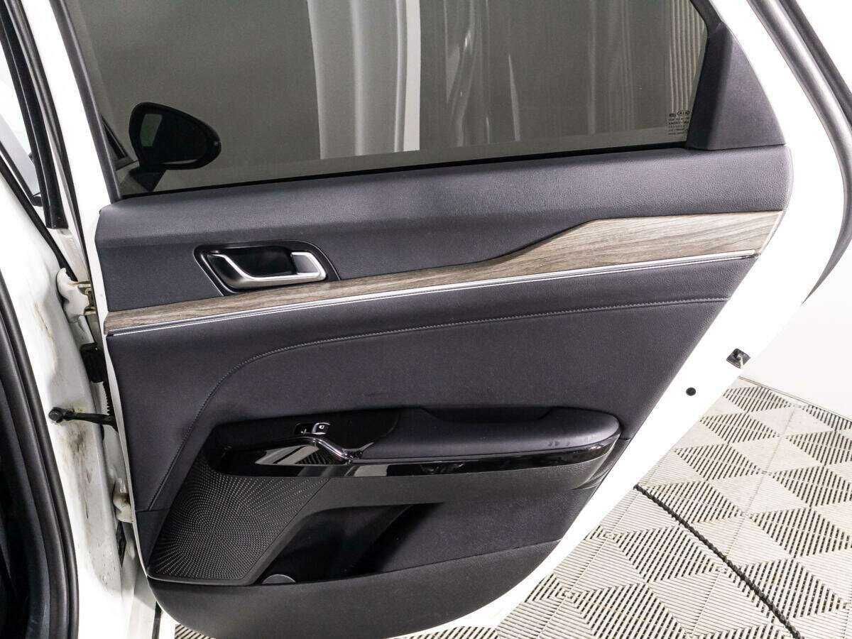 Купить Kia K5 с пробегом. Фото: #24