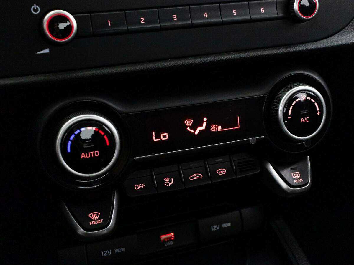 Купить Kia Rio с пробегом. Фото: #17