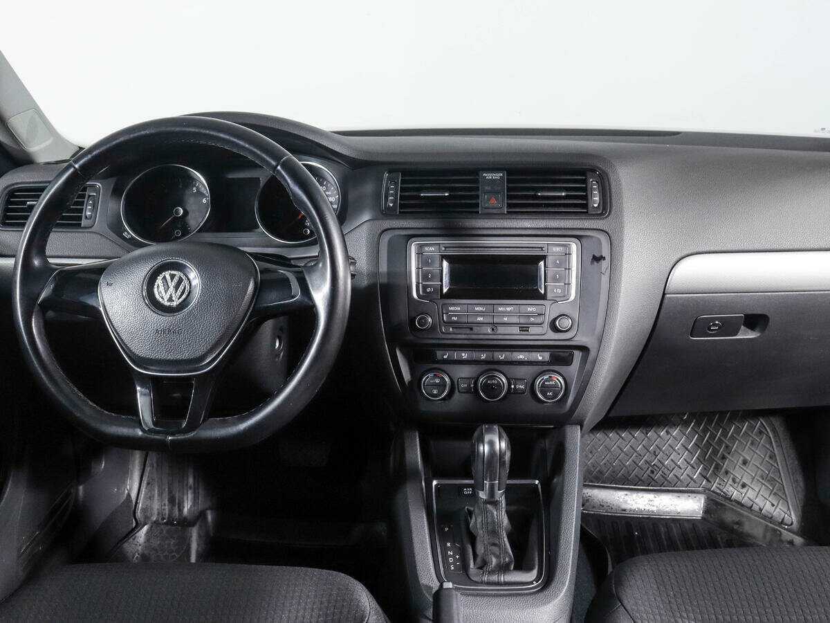 Купить Volkswagen Jetta с пробегом. Фото: #9