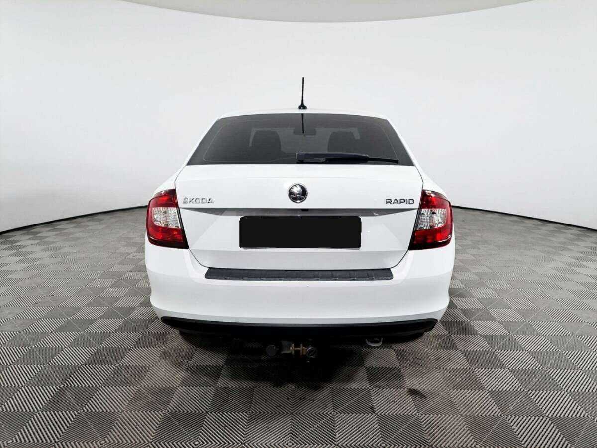 Купить Skoda Rapid с пробегом. Фото: #4