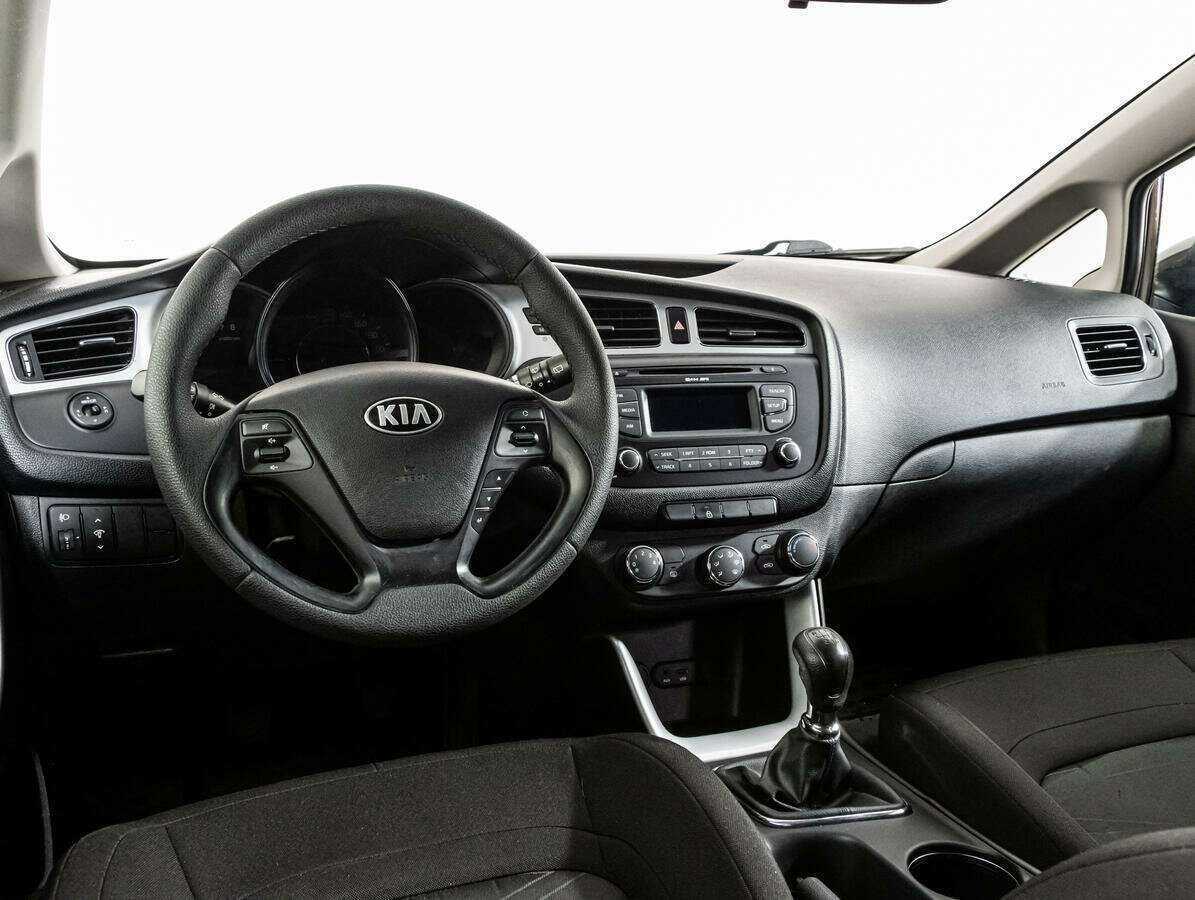 Купить Kia Ceed с пробегом. Фото: #10