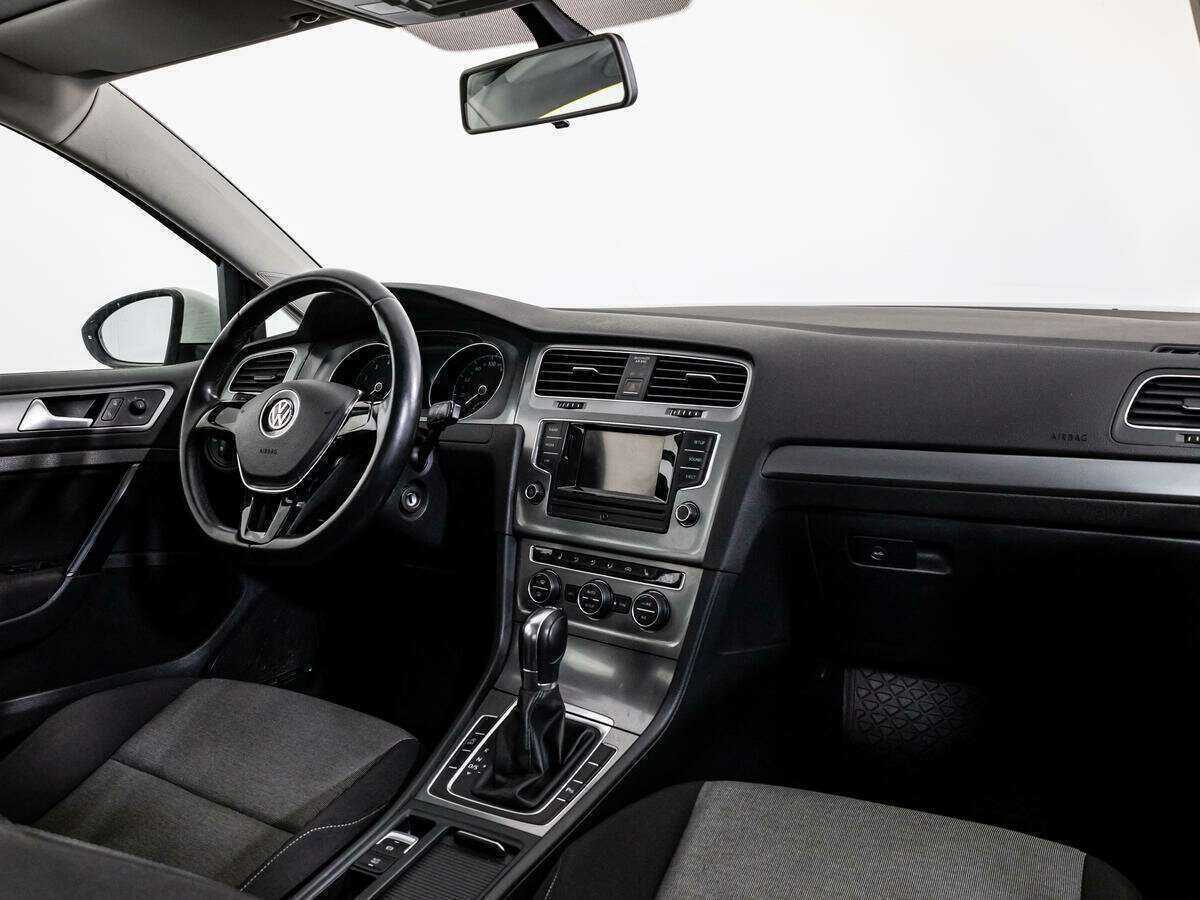 Купить Volkswagen Golf с пробегом. Фото: #8