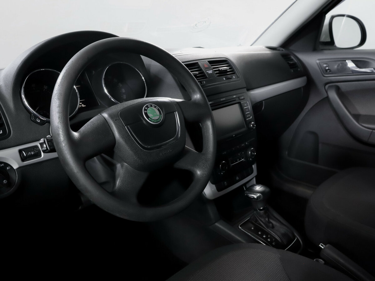 Купить Skoda Yeti с пробегом. Фото: #10