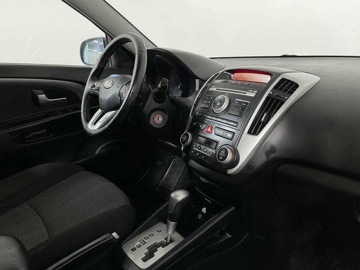 Купить Kia Ceed с пробегом. Фото: #8