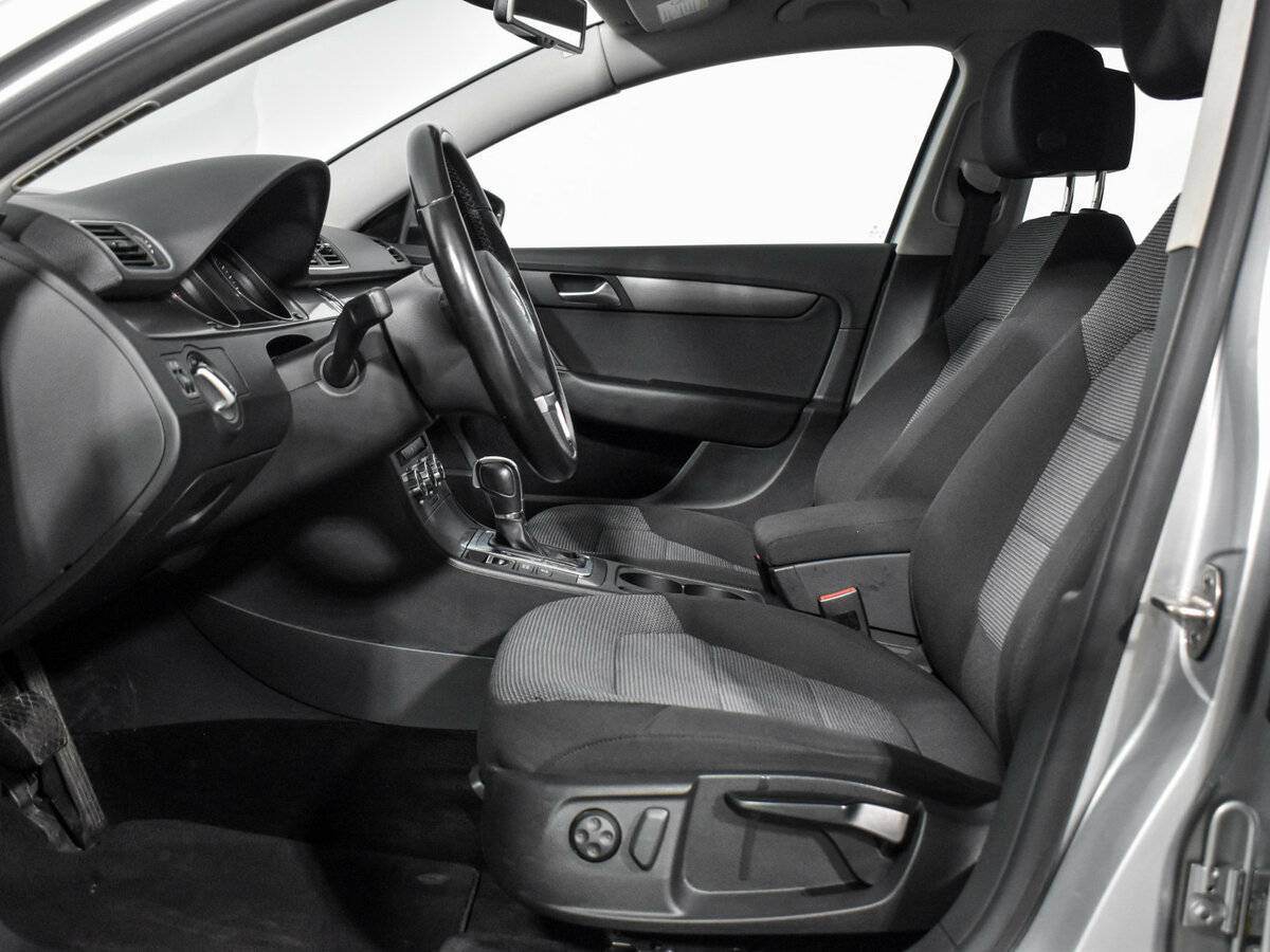 Купить Volkswagen Passat с пробегом. Фото: #10