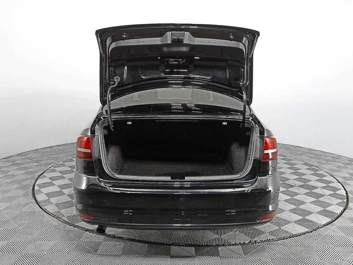 Купить Volkswagen Jetta с пробегом. Фото: #8