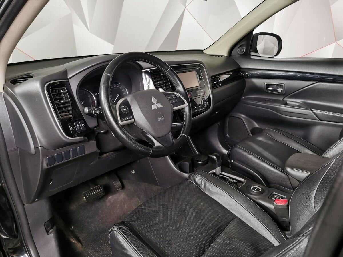 Купить Mitsubishi Outlander с пробегом. Фото: #12