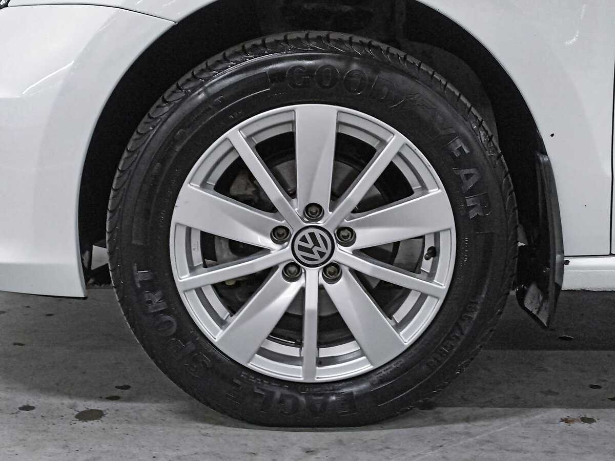 Купить Volkswagen Polo с пробегом. Фото: #16