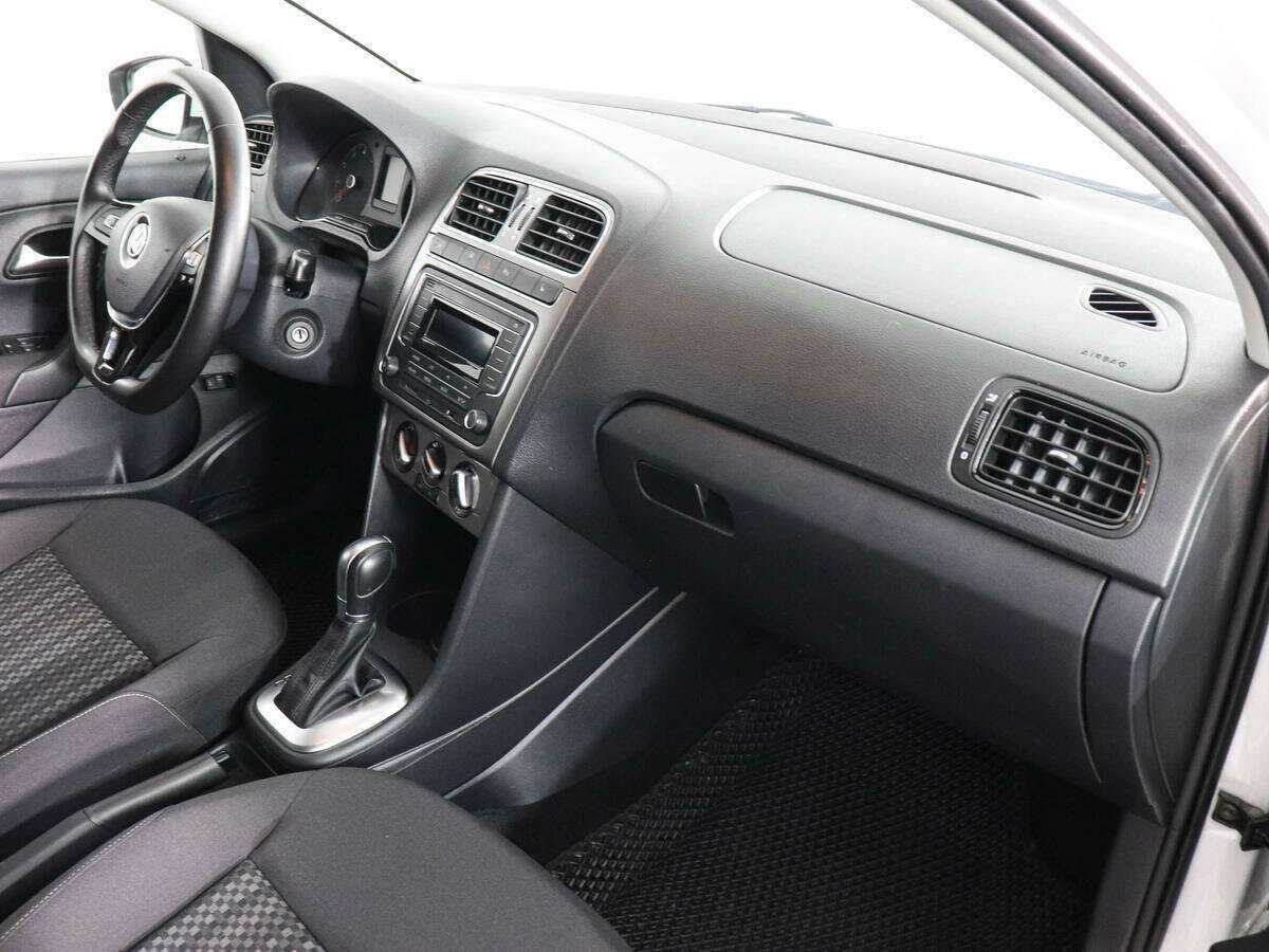 Купить Volkswagen Polo с пробегом. Фото: #8