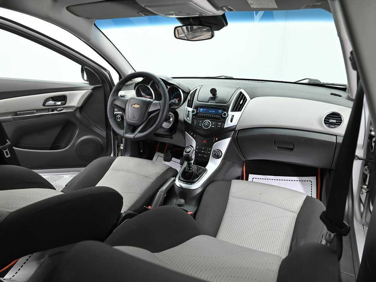 Купить Chevrolet Cruze с пробегом. Фото: #6