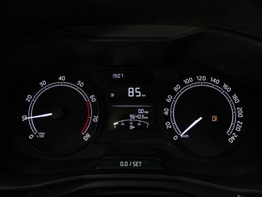 Купить Skoda Rapid с пробегом. Фото: #11