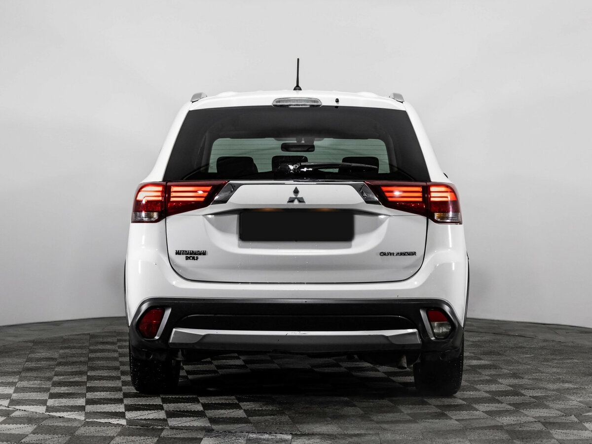 Купить Mitsubishi Outlander с пробегом. Фото: #4